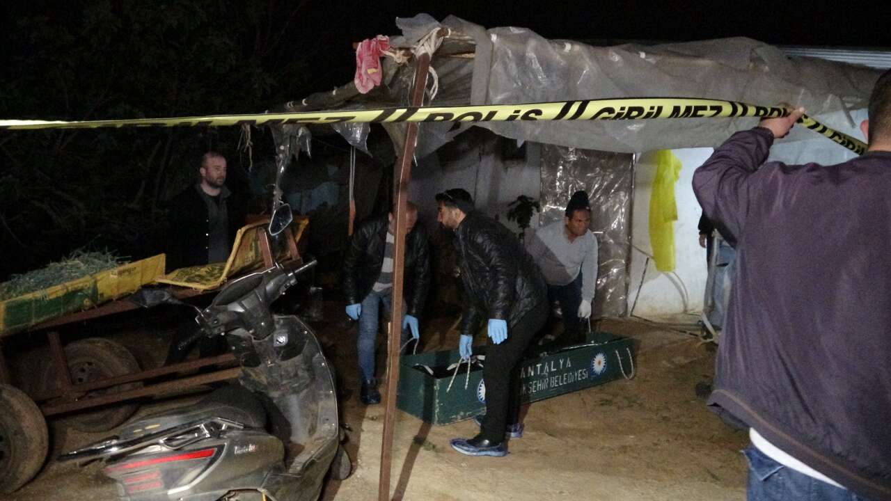 25 yaşındaki sera işçisi kadın silahla vurulmuş halde bulundu 7